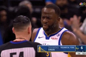 低调看球-出场3分半下班！追梦亵渎裁判被驱逐 库里面露沮丧